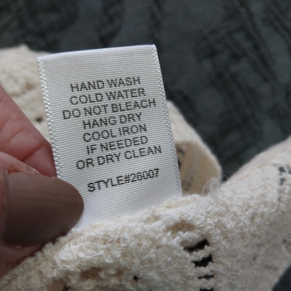 KEREN HART Women Size M Crochet Cream Lace Top - Picture 15 of 16